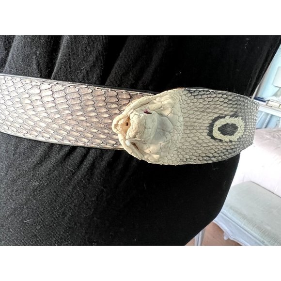 Vintage White Black Cobra Belt - Real Cobra? / Eclectic Cos Play - Picture 2 of 7